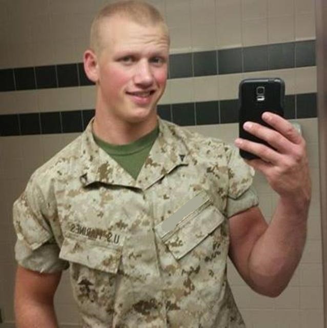 jimbibearfan:  kambreycollins:  Very sexy marine with blonde hair and body hair ;)