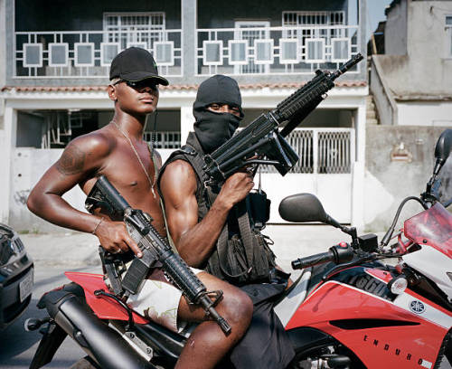 mvtionl3ss:Members of the ADA gang in an unspecified area of Villa Allianca, one of the many non pac