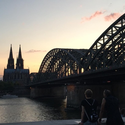 Köln and the Rhein are breath taking at sunset. #travelinggoths #amphi #amphifestival #sunset #