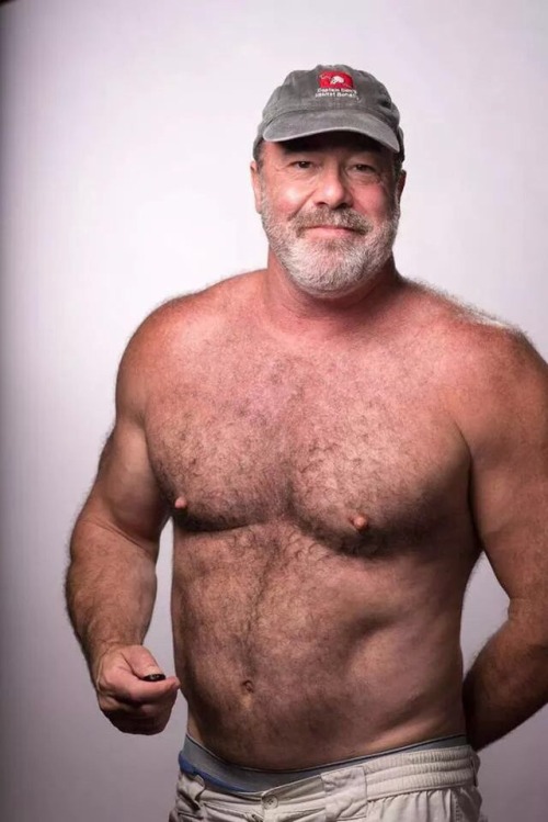 fhabhotdamncobs: fuzzybearhug: topshelfmen:  Burly dad  Oh Greg is gorgeous.  W♂♂F     (WARNING!   N