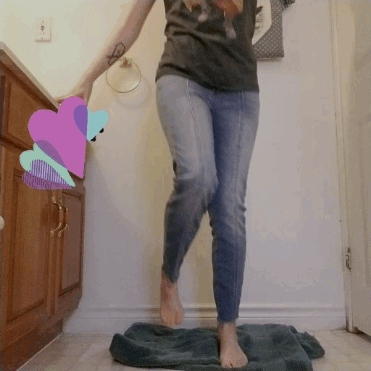 babeybunny:Turing on the water might not have been the brightest idea while holding ú/////ù Link to video