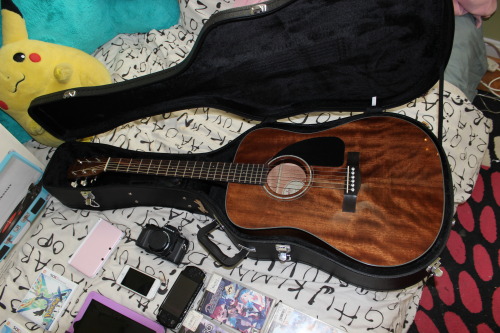 parsext:  parsext:  RULES: Must be following me Reblogs ONLY (5 per user, NO GIVEAWAY BLOGS) You can like for reference Items (ALL ELECTRONICS COME WITH POWER ADAPTER): Fender Acoustic Guitar Sony PSP with Persona 1 and 2, KH Birth by Sleep, and another