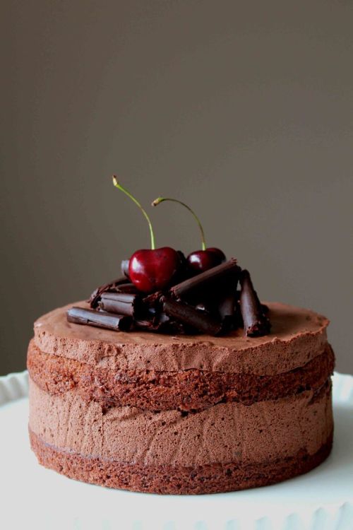chocolateguru:  Cherry Chocolate Mousse Cake 