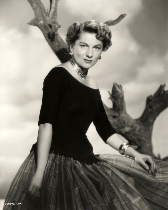 Joan Fontaine 1952