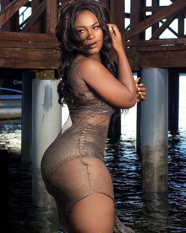 luvisblack:  #LuvIsBlack  #BeautifulBlackWoman #MotherlandMonday #BeautifulAfricanQueen