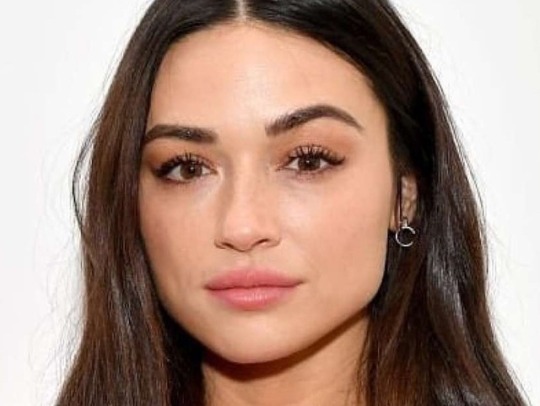 Crystal Reed Style Crystal's makeup for Noon by Noor Show...
