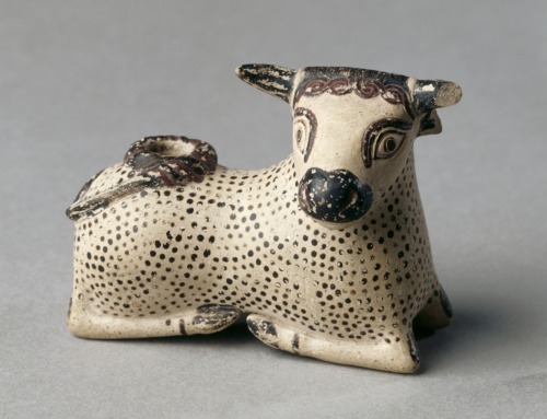 cma-greek-roman-art: Oil Flask in the Shape of a Bull, 600-575 BC, Cleveland Museum of Art: Greek an