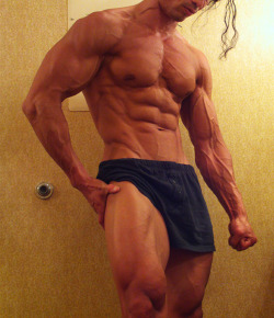 mitos:  Natural bodybuilder Kane Sumabat,