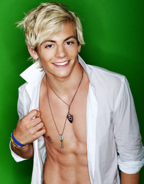meninvogue:  Ross Lynch 
