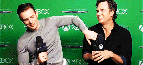 coporolight:  tsundereslasher:  Mark Ruffalo + Avengers cast  I think you forgot