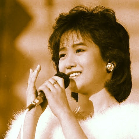 薫のブログ 岡田有希子 最近見つけて 白黒もいいな と思えた1枚 セピア加工 薫のブログ 岡田有希子 最近見つけて 白黒もいいな と思えた1枚 セピア加工