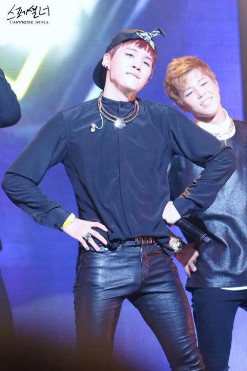 bulgesofkpop: BTS BULGES!! As I couldn’t find any J-Hope or Jungkook bulges, I have instead included