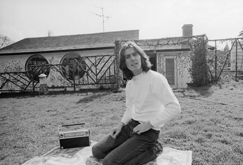 George Harrison in his garden at Kinfauns in Esher. (6 April 1969)Photo by: John Haynes“George [Harr