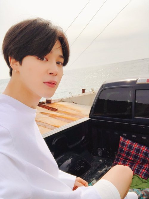 180407 Jimin’s Tweet起 촬영 에피소드 사진지금부터 공개합니다☺️#JIMIN#LOVE_YOURSELF起_WONDER#EP1 pic.twitter.