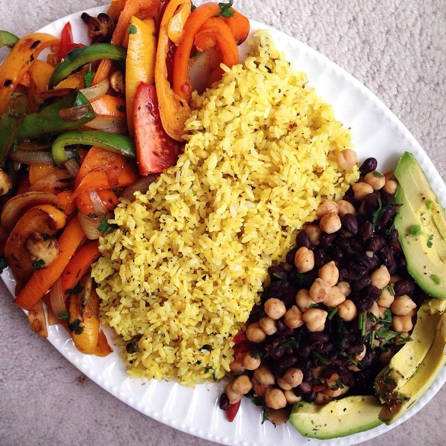 fitwithoutfat:  Feasting on this rice and veggie plate 😄👍 Sauteed peppers,