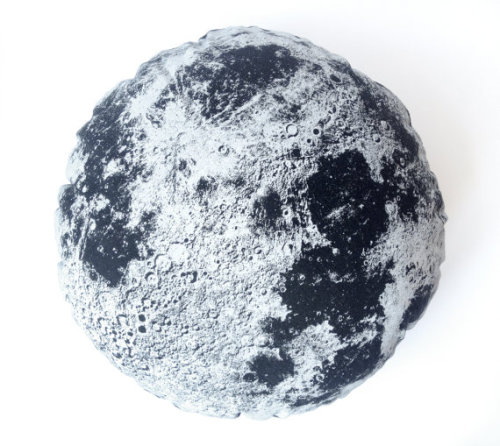 thisisteariffic: Yes, I’d like a moon pillow please. via alittlelark