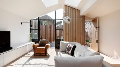 architorturedsouls:  The Courtyard House / De Rosee Saph: Alex James