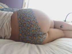 valentinesheart:  The ‘too lazy to get out of bed’ sundies #sgh #sghopeful #sghaustralia #plussized #plussizemodel #sghsundies #suicidegirls #sundaybumday #booty #butt #bum #bigbootygirls #bigfatbooty #curvy #curves #curvesgetthegirls #chubby
