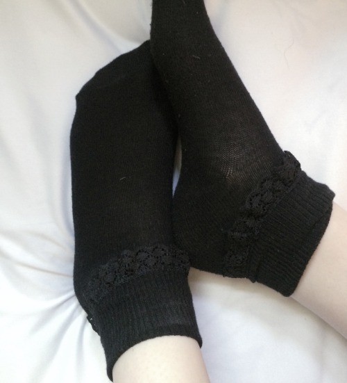 chokekitten:  You can never have too many frilly socks (there’s more than just this too 🙊💕) 