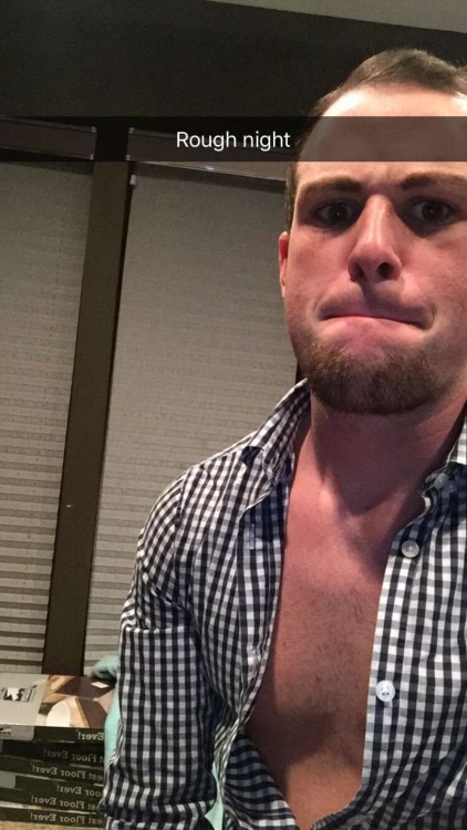 iaintnohollerbackboy:  Two brunches later   The worst is two brunches