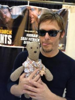 ilovereedus:  pandaplanet000:  Norman   stuffed toys = cute   cute = cutest  BE MINE!!!:))) 