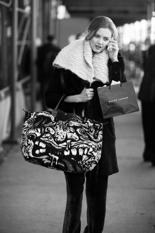 be-a-narcissist:le-jardin-de-la-mode:Lindsey Wixsonb&w