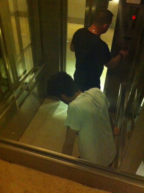 im-fearless:Zayn, a little drunk yesterday at the hotel in Buenos Aires. (05/04)