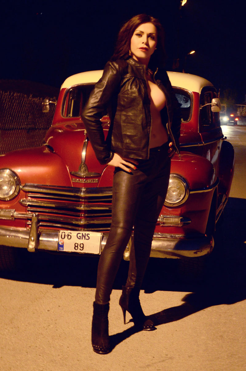 tgirlfantasy:  Shemale Gunes from Ankara Turkey a sexy travesti escort is in need