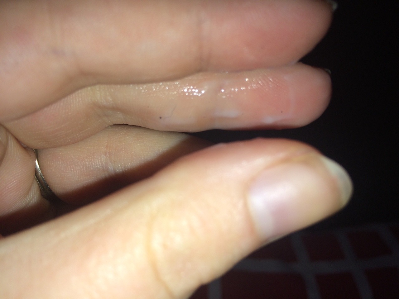submissiveslittlesecret:  After a long day being very wet and horny I got my release