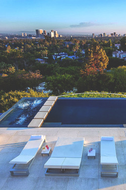 visualechoess:  1201 Laurel Way, Beverly Hills, CA