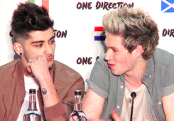 zaynsxo:  Zayn staring at Niall (◠‿◠✿) (c) 