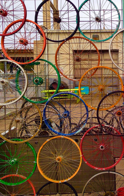 chillypepperhothothot:Spokes by q70images on Flickr.