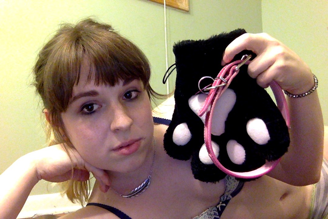 small-gay-witch:  Felt like taking some dirty pics the other night~ 