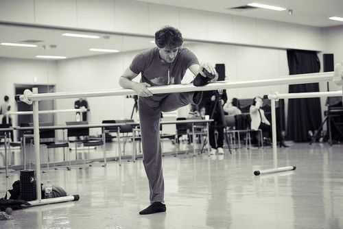 Paris Opera Ballet etoiles in rehearsal for Le Grand Ballet 2018 in TokyoPhoto © Yumiko Inoue&n