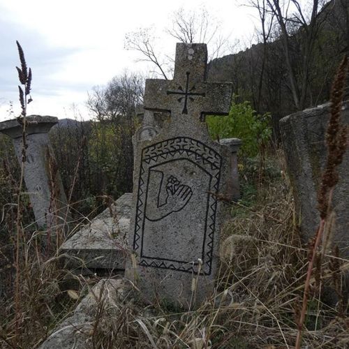 bezakonik:old cemetery in borač, serbia