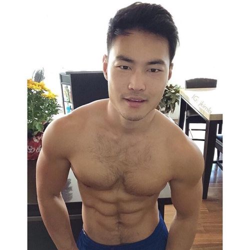 mantop10691:  IG上目前住洛杉磯的美籍韓裔單眼皮多毛帥氣私人健身教練…Jay Kim LAIG….jkimla