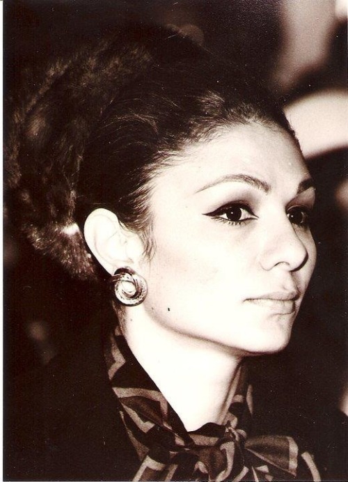 kleenextasteslikeclouds:The glamorous and beautiful Shahbanu Farah Diba Pahlavi, last empress of Ira