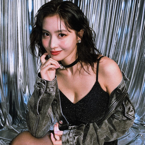 Momo - Grunge Aesthetic