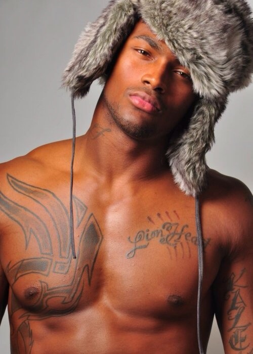 getitmoist:  Keith Carlos (that tongue) 