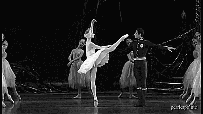 pearlenpointe:  White Swan Pas De Deux Marianela Nunez and Thiago Soares