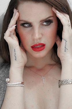 manicurse:   Lana Del Rey photographed by Francesco