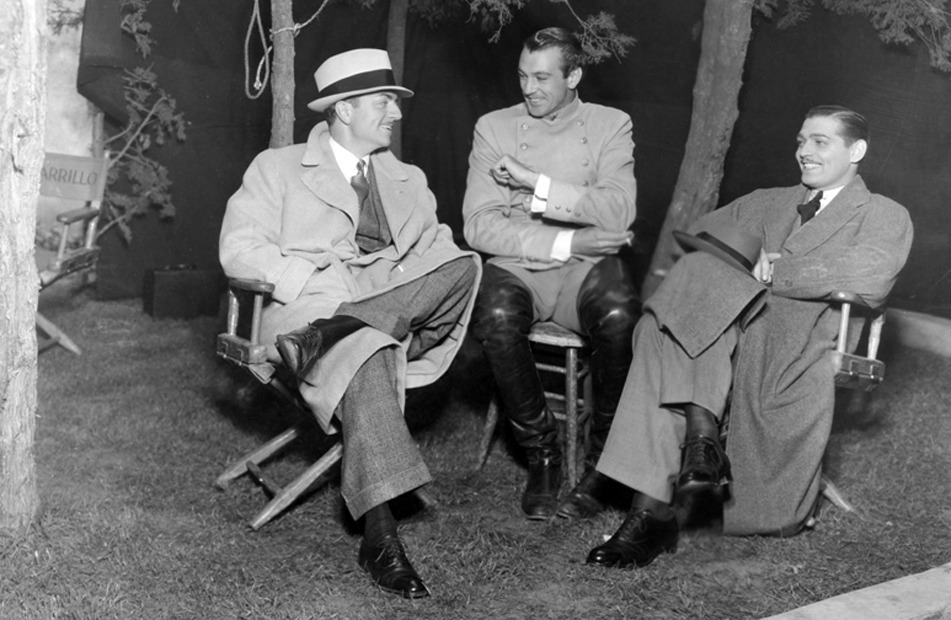 derniere-seance:
“ William Powell and Clark Gable, working in Manhattan Melodrama, entertain Gary Cooper, who dropped in from the set of Operator 13, 1934.
”
BOYS, CAN YOU NOT PLEASE