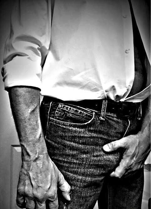 luvtoplaydirty:  sincity-69:  It’s play time, Sin City Style @reinventing-m @did-you-just-touch-my-butt