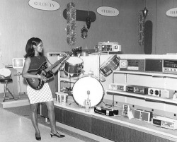 fuzzsonic:J.C. Penny Electronics Dept circa 1968