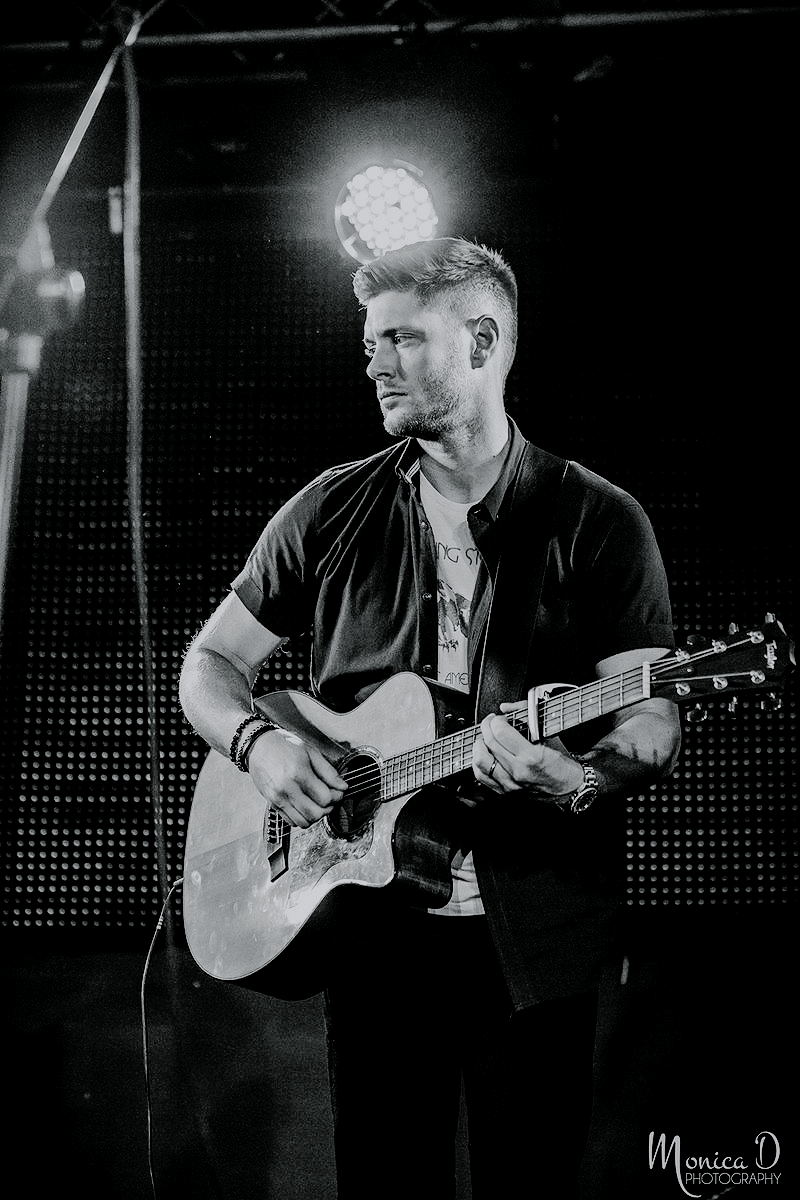 sleepywinchester:  Jensen Ackles | Orion Live Club; Rome, Italy.  [ x ] 