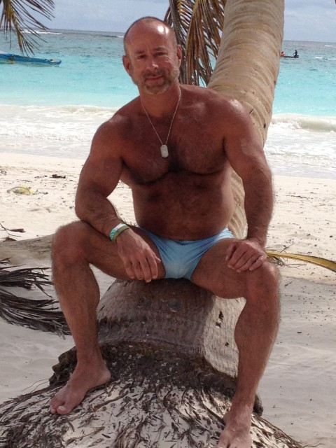 geofferson1960:  in paradise!