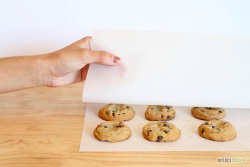 thecakebar:  Baked Goods 101: Keeping Freshness, Shipping & Storing {click links for MORE tips} How to Keep Cookies Fresh: 5 Steps click link for 5 steps How to Ship Baked Goods Prepare foods immediately before packing and mailing, and allow foods
