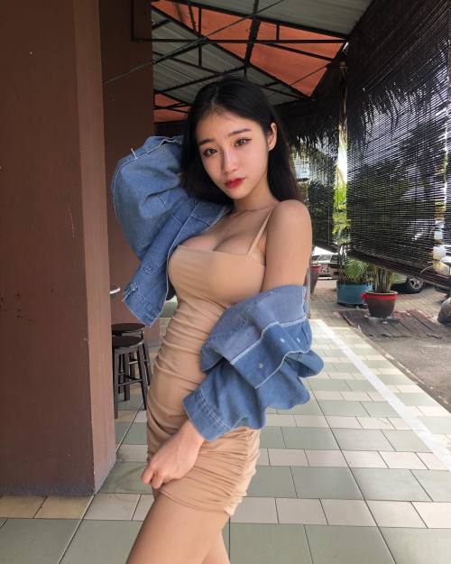 Lynn Yuyi - Malaysian Hottie