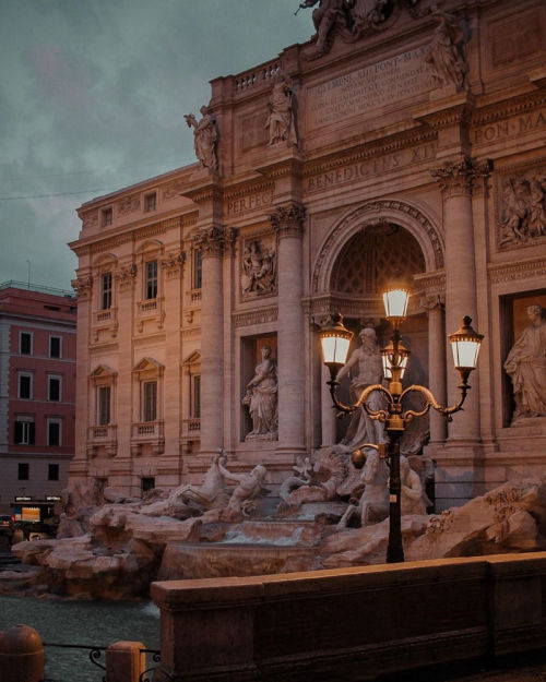 Gorgeous Scenes at Trevi Fountain ~ Alessandra Cantatore