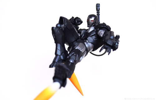 okamidensetsu:  -2nd Annual Best of List(s)-Top 7 Toys Of The Year (2014) - RM-005: War Machine - #2This one needs no introduction. I wrote a review of this one that I was very happy with in my original post. If you would like to read about how amazing